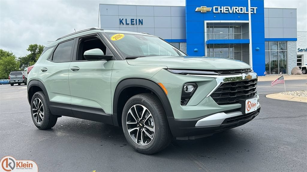 2026 Chevrolet Trailblazer LT in Cacti Green — front three-quarter view