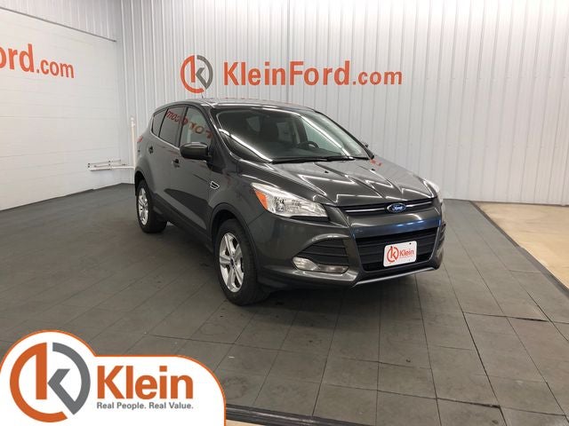 2016 Ford Escape SE TOW PACKAGE in Magnetic — front three-quarter view