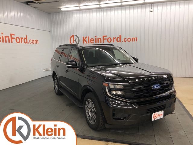 2025 Ford Expedition Active 202A/ROOF in Agate Black Metallic — front three-quarter view