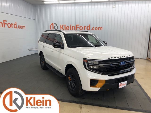 2025 Ford Expedition Tremor in Star White Metallic Tri-Coat — front three-quarter view