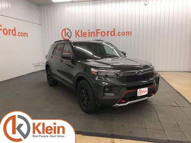 2022 Ford Explorer Timberline ROOF/ENTERTAINMENT SYSTEM in Forged Green Metallic — front three-quarter view